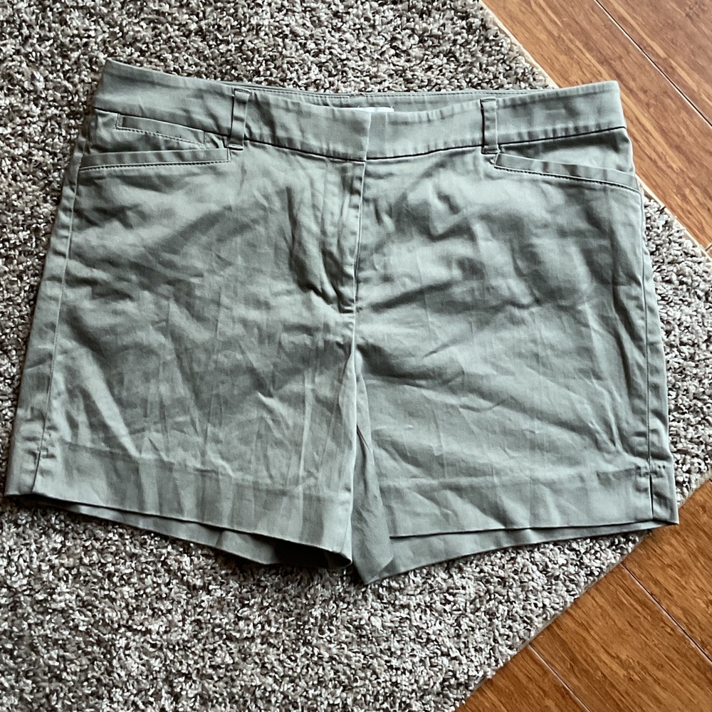 White House Black Market Sage Green Shorts, Size 6
